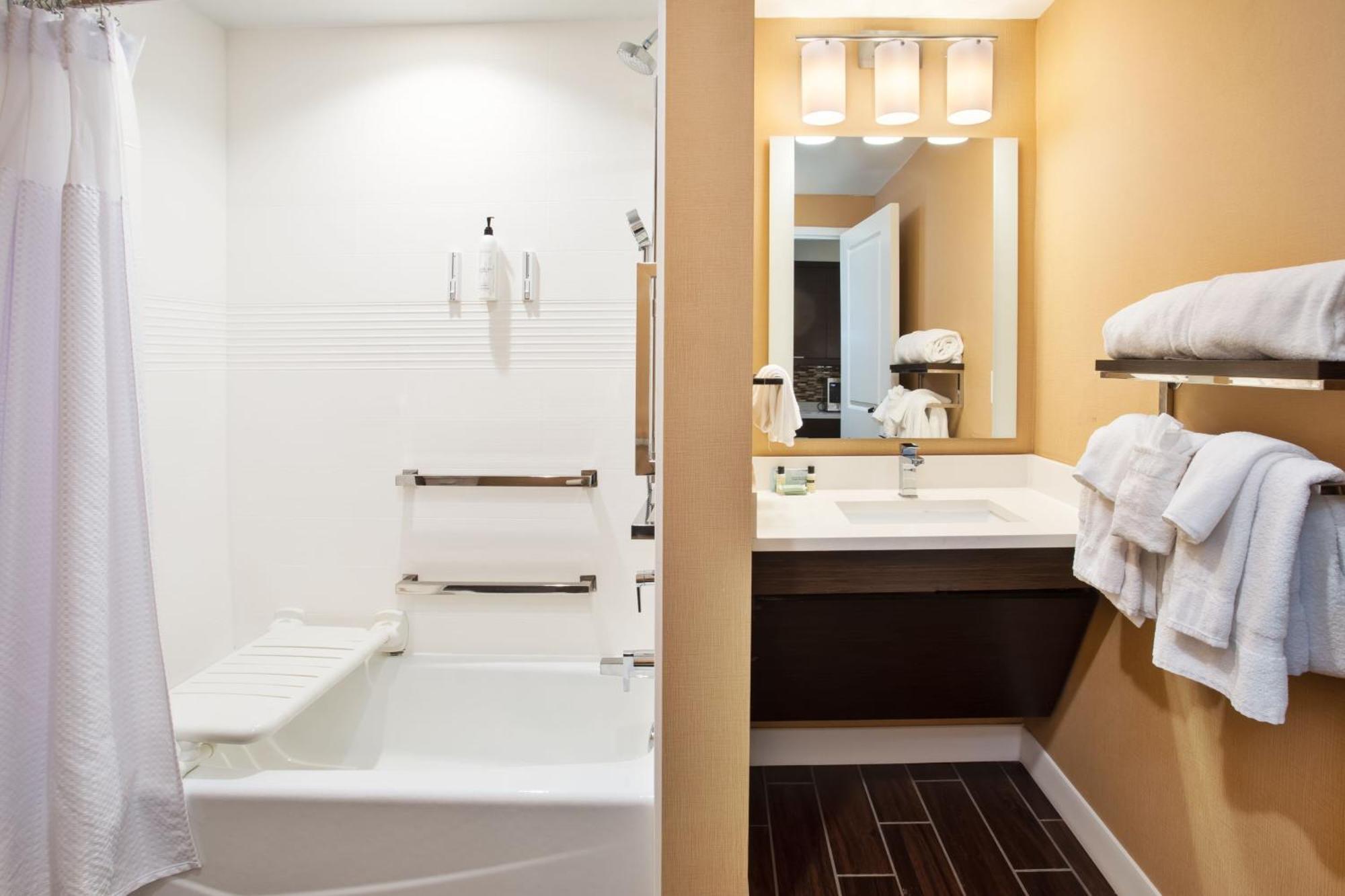 Towneplace Suites By Marriott Detroit Belleville Exteriör bild