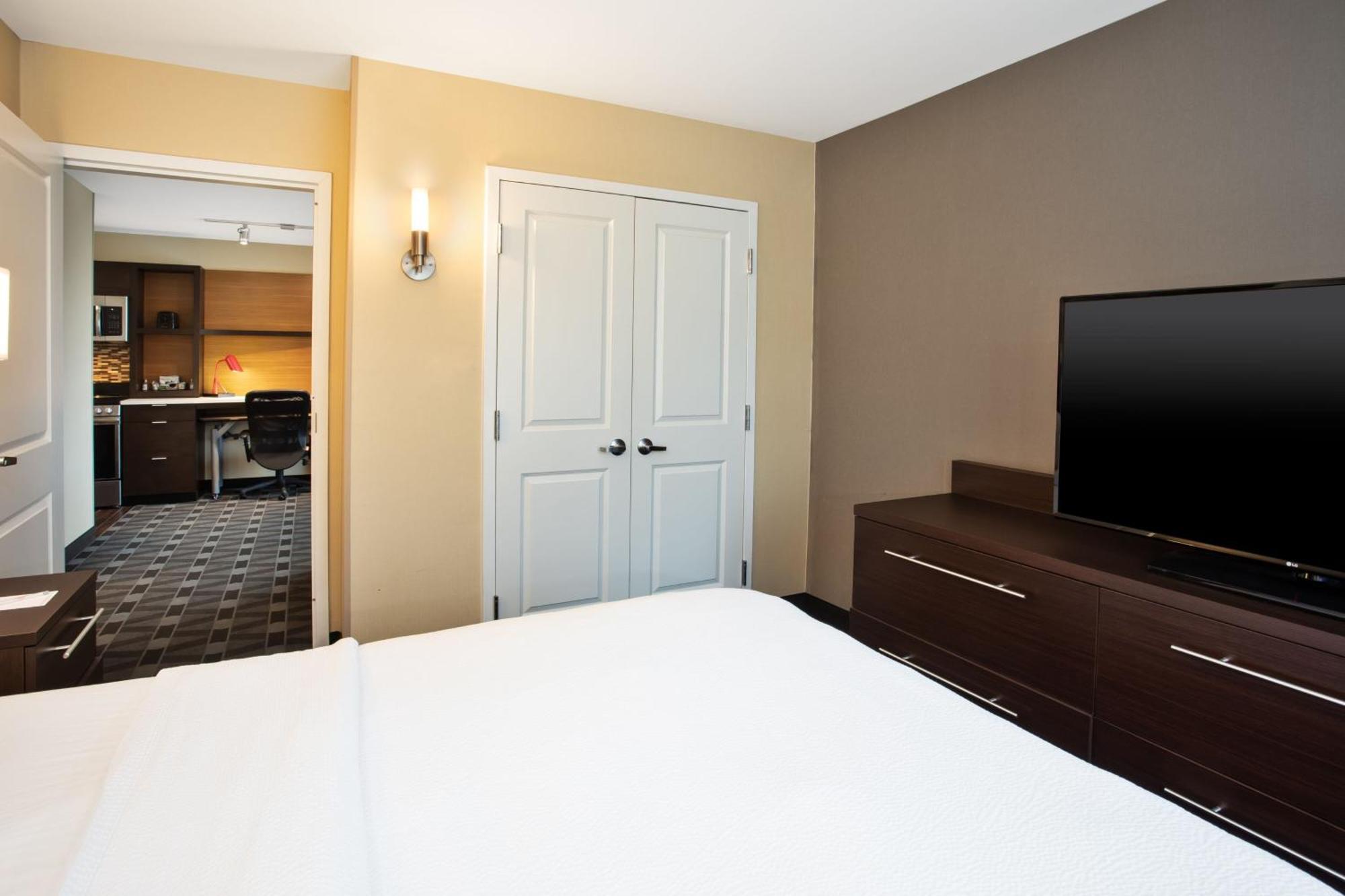 Towneplace Suites By Marriott Detroit Belleville Exteriör bild