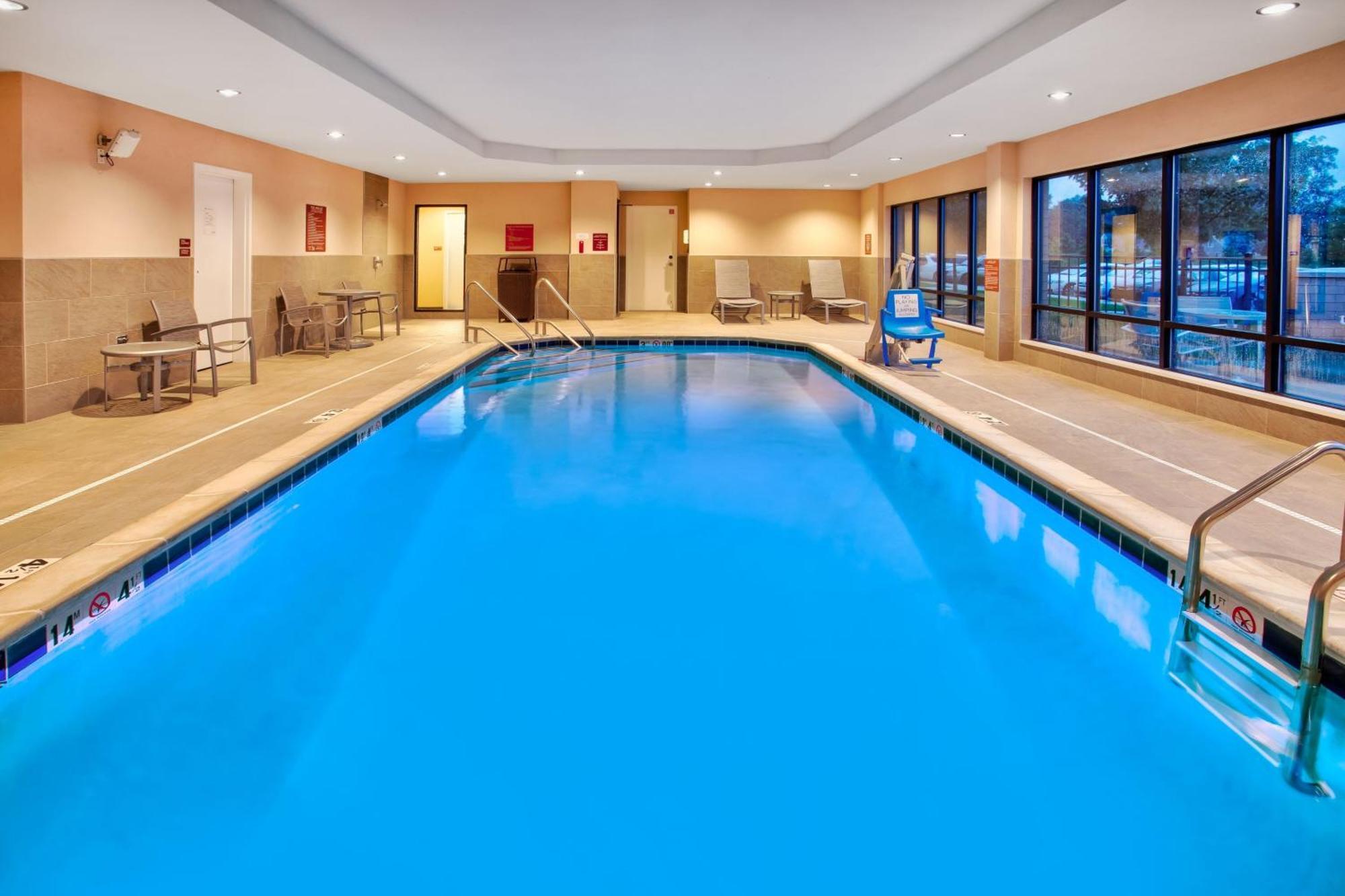 Towneplace Suites By Marriott Detroit Belleville Exteriör bild