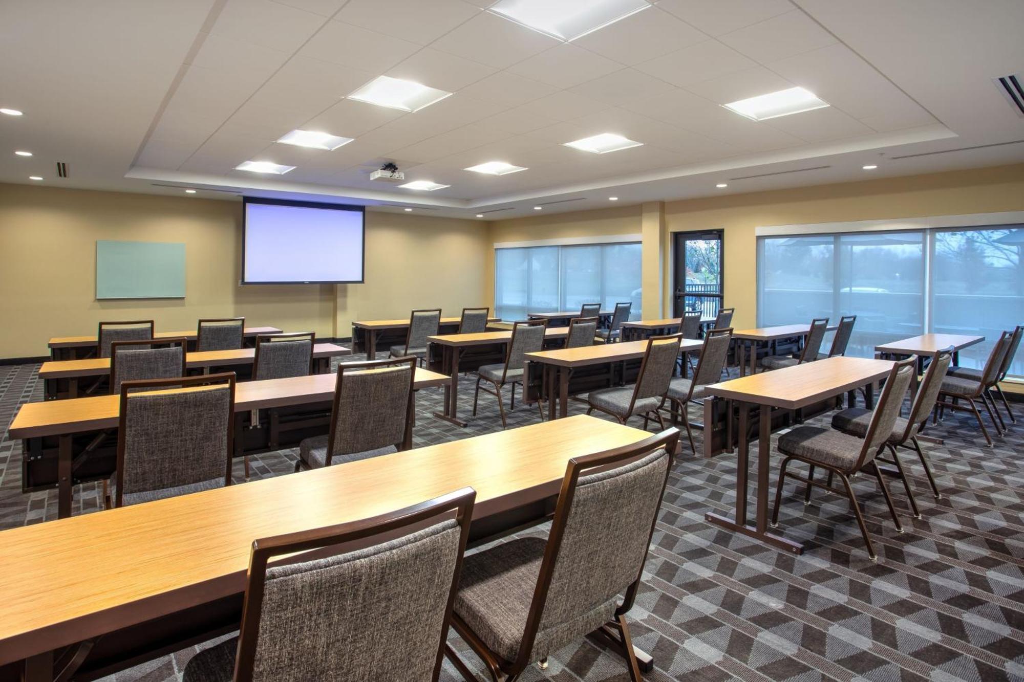 Towneplace Suites By Marriott Detroit Belleville Exteriör bild