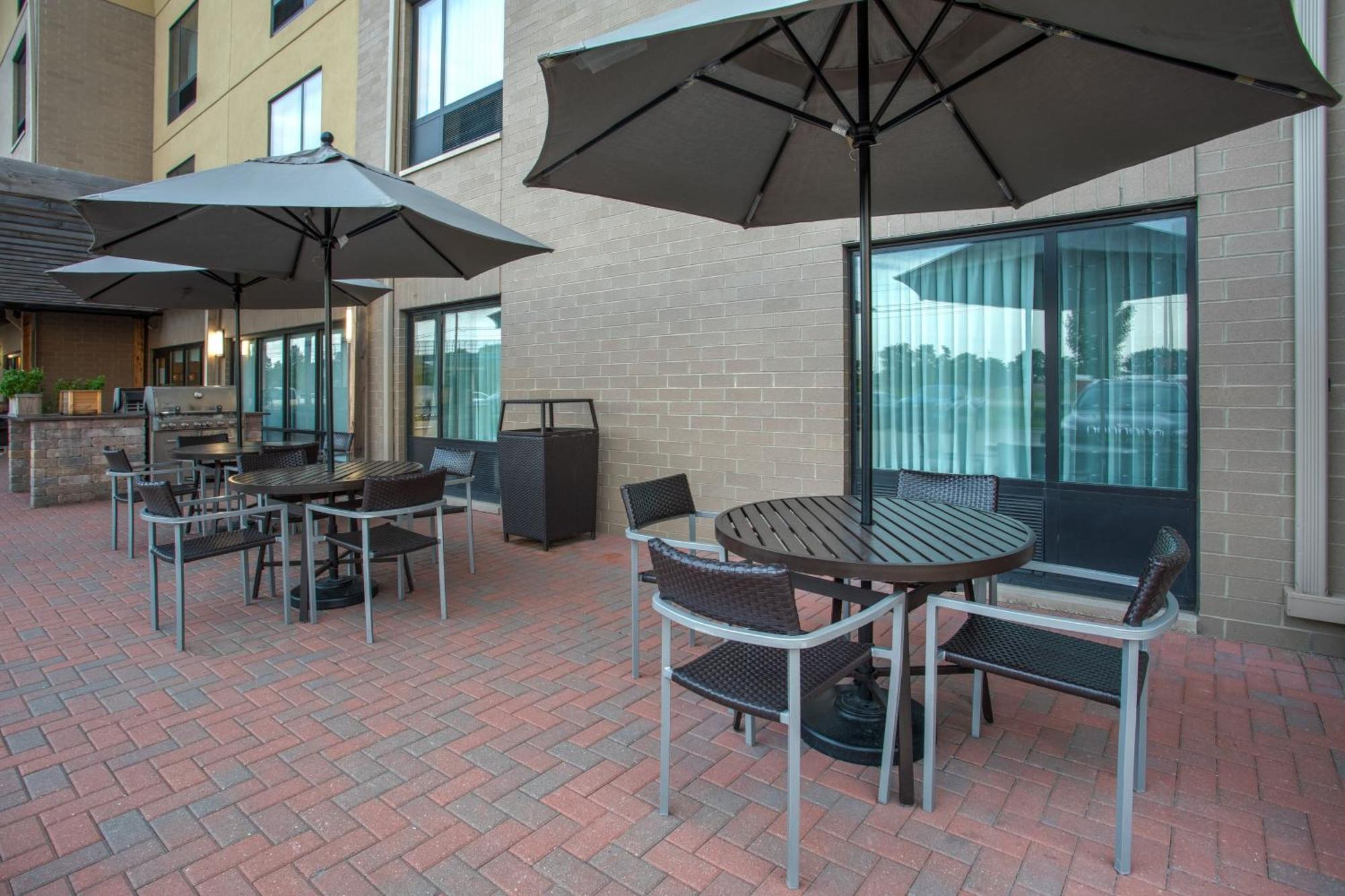 Towneplace Suites By Marriott Detroit Belleville Exteriör bild